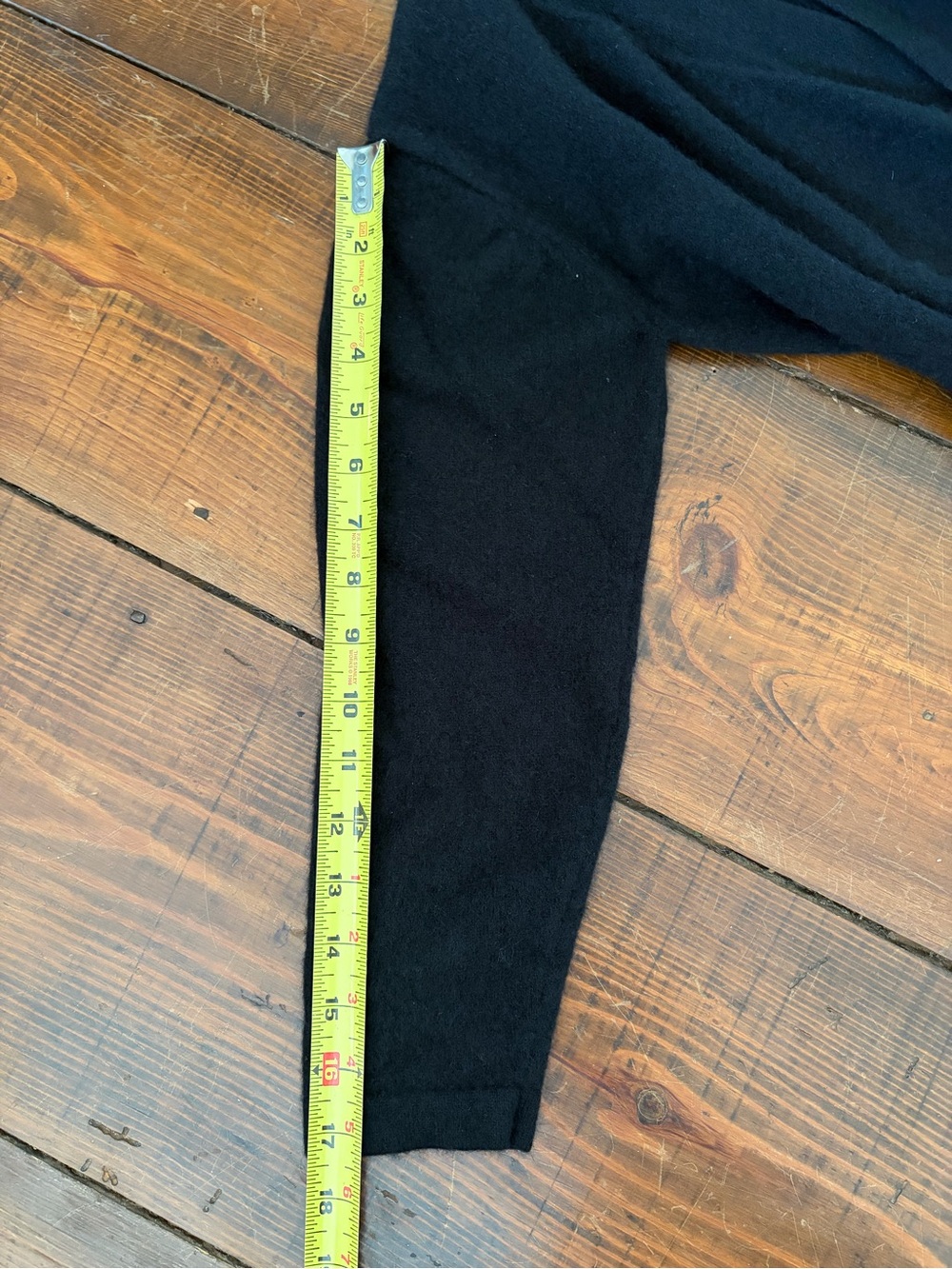 Quince 100% Cashmere Black Robe with Pockets - Picture 3 of 5